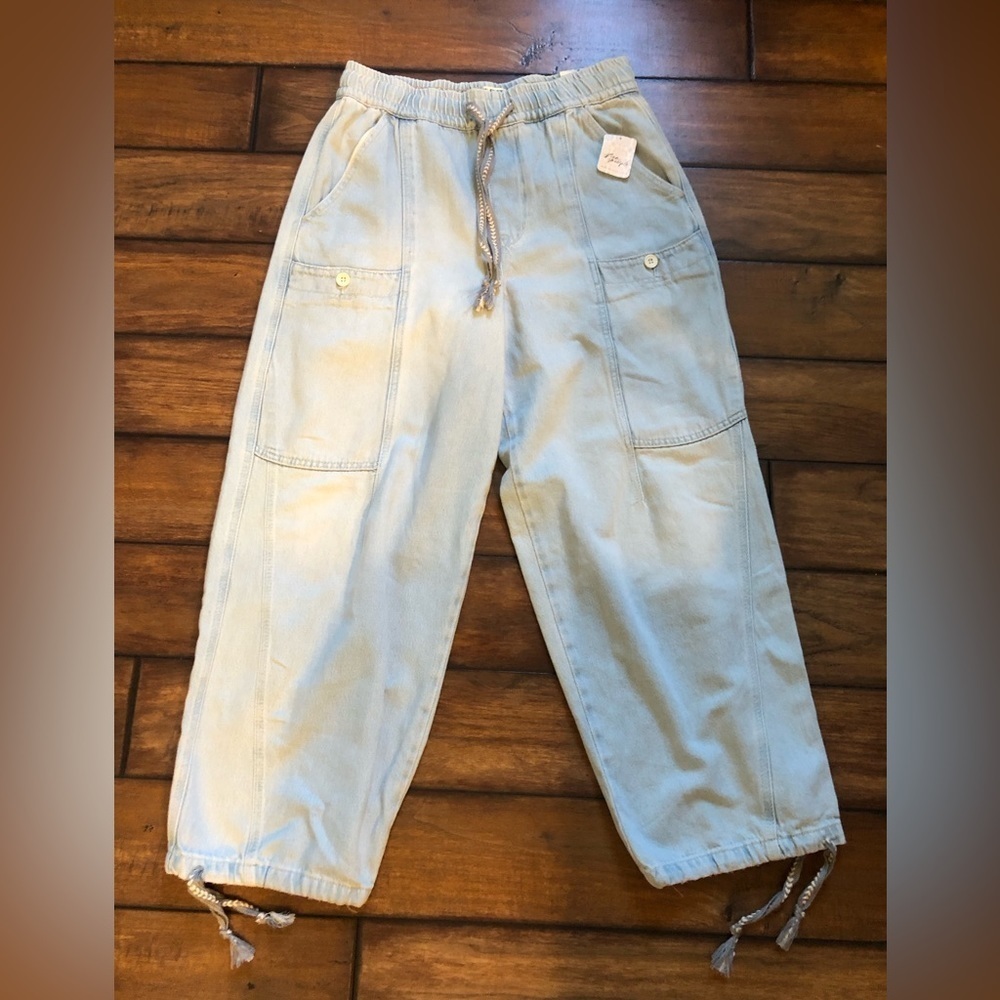 SOLD*****Bright-Eyed Low-Slung Pull-On Cargo Jogger Jeans - Picture 4 of 7